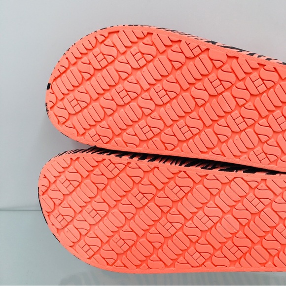 Freedom Moses - Zebra / Capri - Double Band Slides Women’ Size 5/6 - Picture 9 of 9